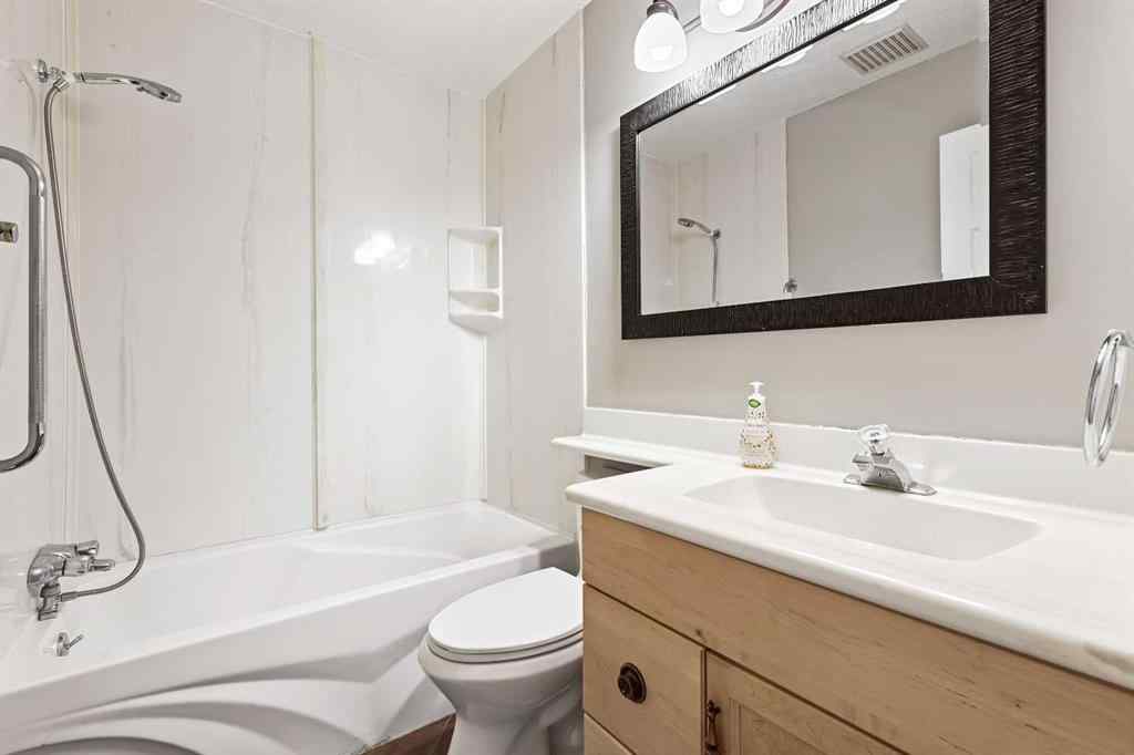 MLS® A2262351 - 331 Parkridge Green SE in Parkland Calgary, Residential