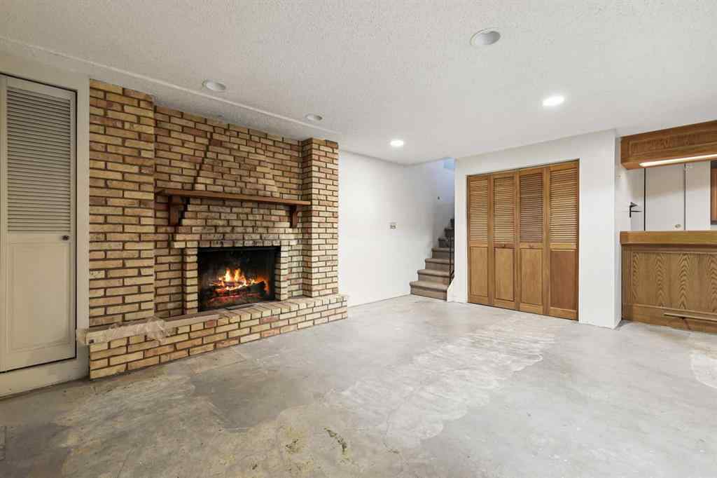 MLS® A2262351 - 331 Parkridge Green SE in Parkland Calgary, Residential