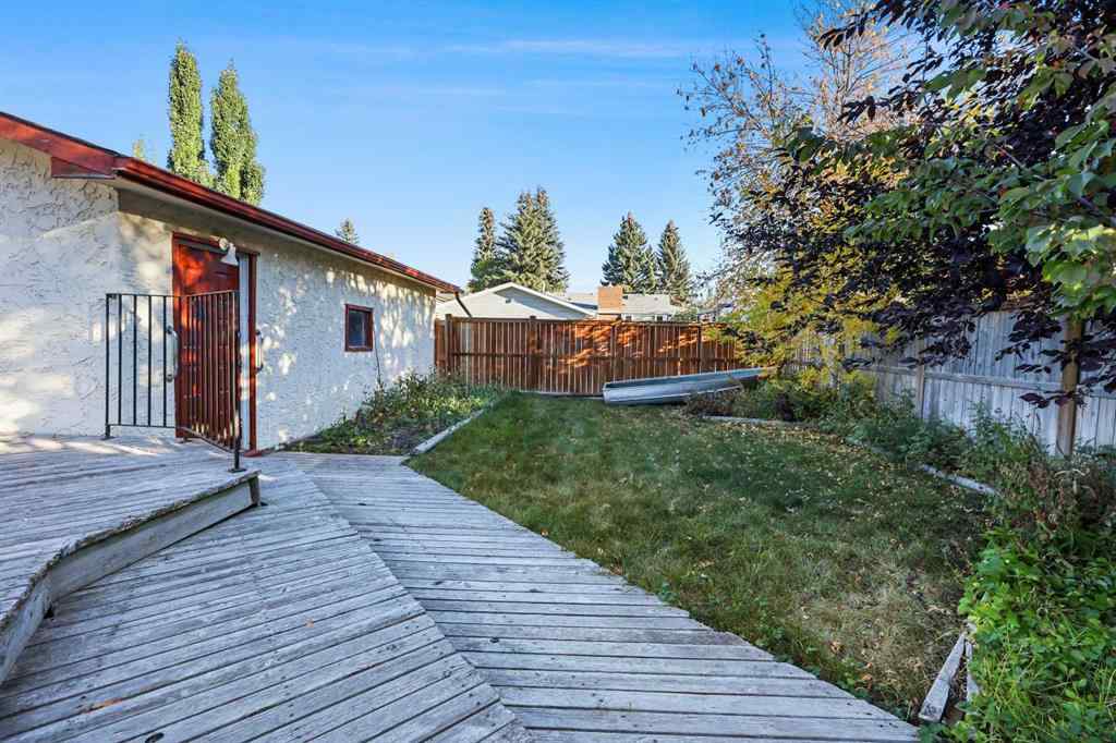 MLS® A2262351 - 331 Parkridge Green SE in Parkland Calgary, Residential