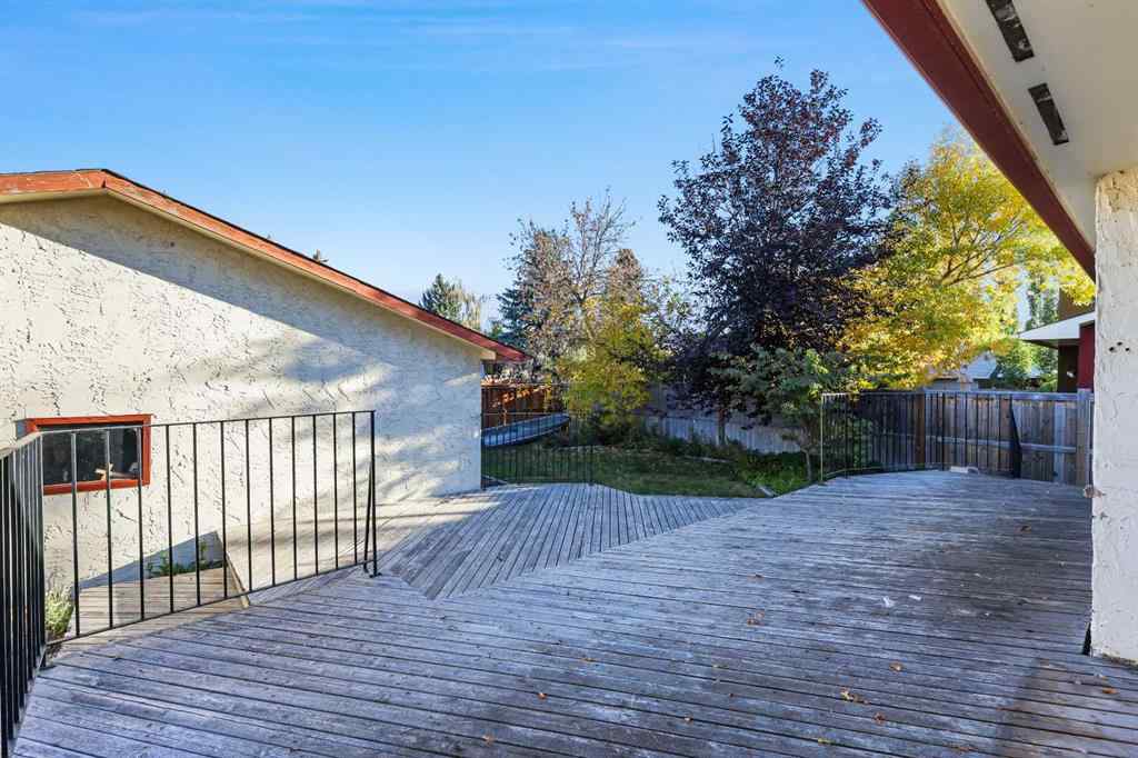 MLS® A2262351 - 331 Parkridge Green SE in Parkland Calgary, Residential