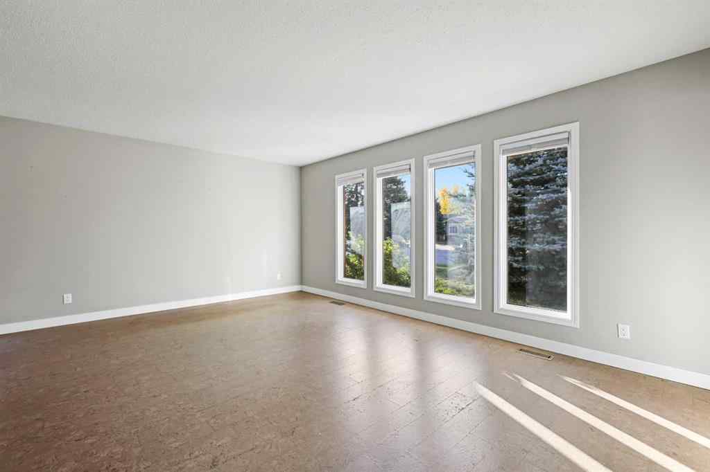 MLS® A2262351 - 331 Parkridge Green SE in Parkland Calgary, Residential