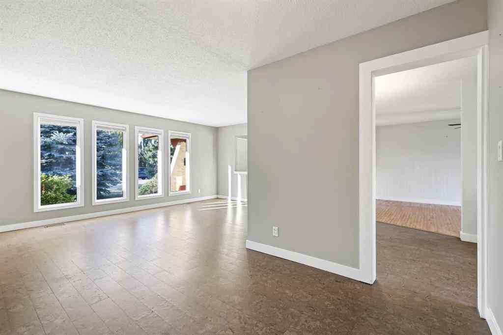 MLS® A2262351 - 331 Parkridge Green SE in Parkland Calgary, Residential