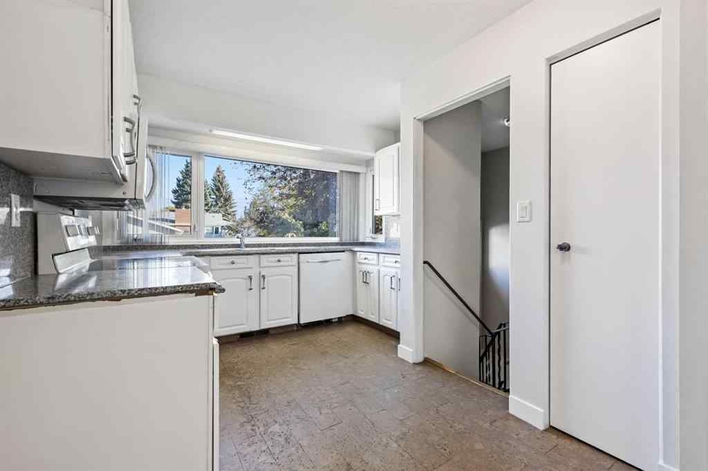MLS® A2262351 - 331 Parkridge Green SE in Parkland Calgary, Residential