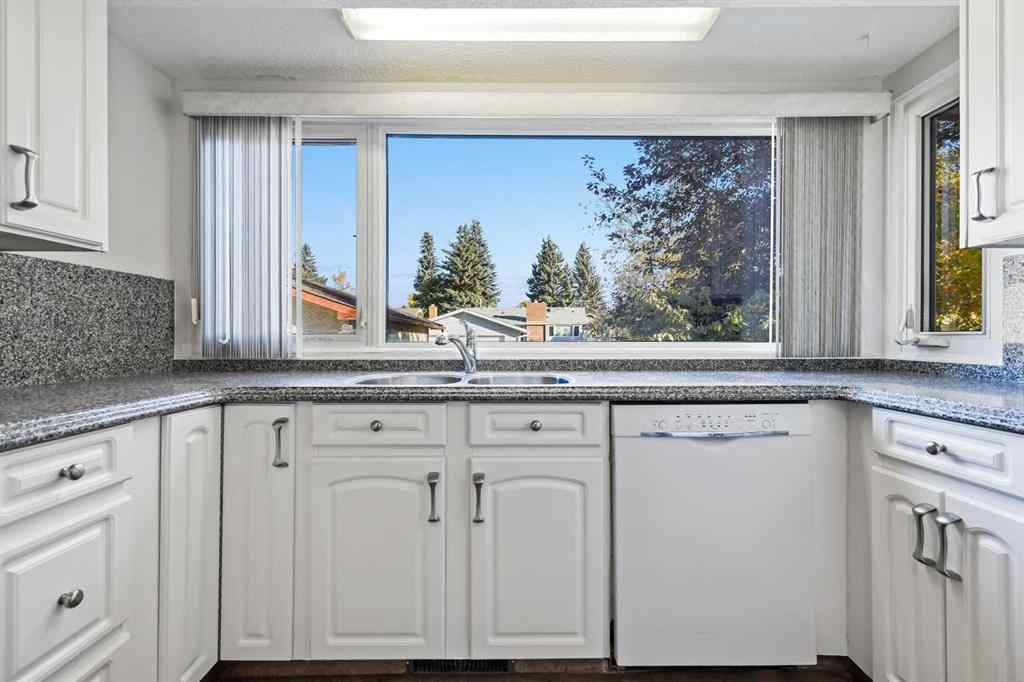 MLS® A2262351 - 331 Parkridge Green SE in Parkland Calgary, Residential