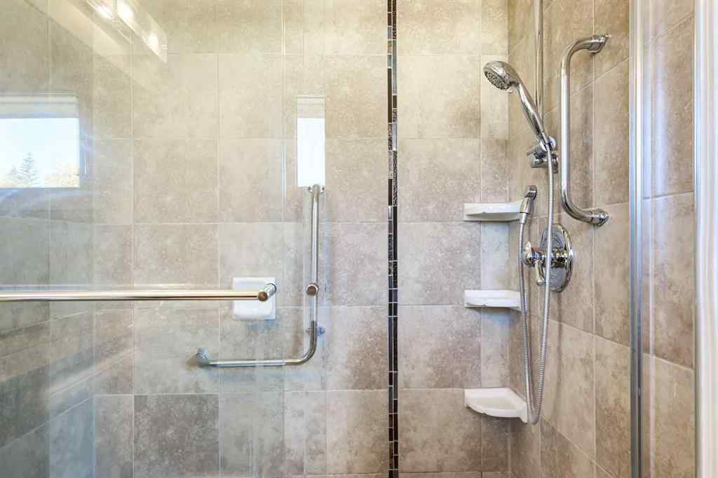 MLS® A2262351 - 331 Parkridge Green SE in Parkland Calgary, Residential