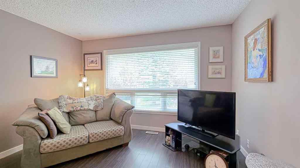 MLS® A2262352 - 135 Woodsman Lane SW in Woodbine Calgary, Residential