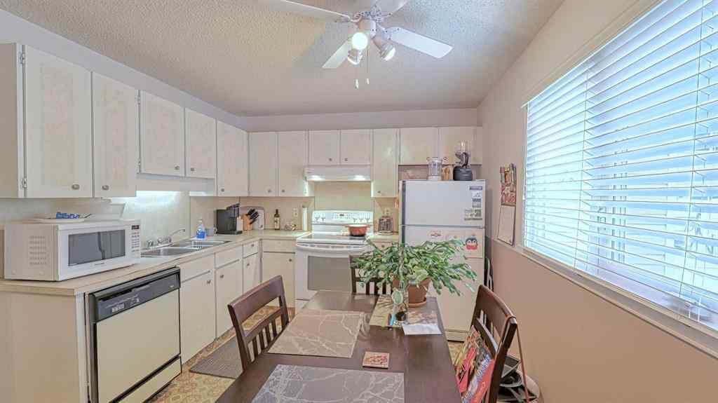 MLS® A2262352 - 135 Woodsman Lane SW in Woodbine Calgary, Residential