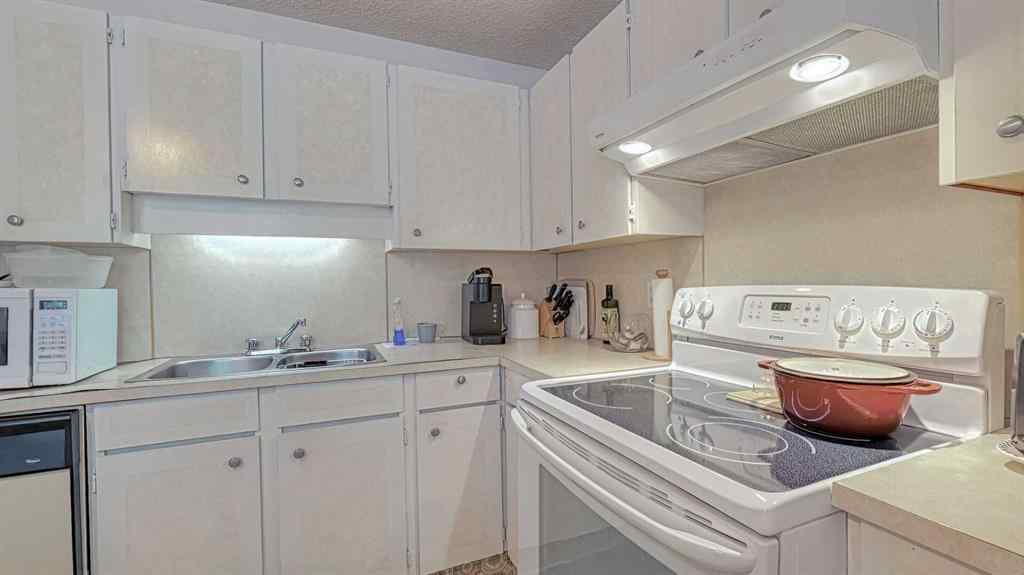 MLS® A2262352 - 135 Woodsman Lane SW in Woodbine Calgary, Residential