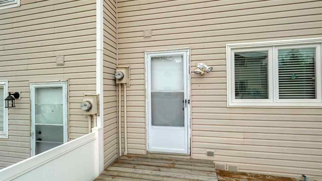 MLS® A2262352 - 135 Woodsman Lane SW in Woodbine Calgary, Residential