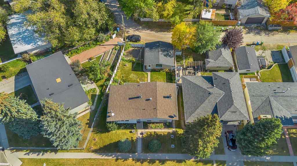 MLS® A2262353 - 3224 Carol Drive NW in Collingwood Calgary, Residential