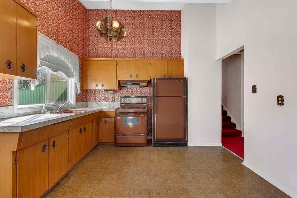 MLS® A2262353 - 3224 Carol Drive NW in Collingwood Calgary, Residential