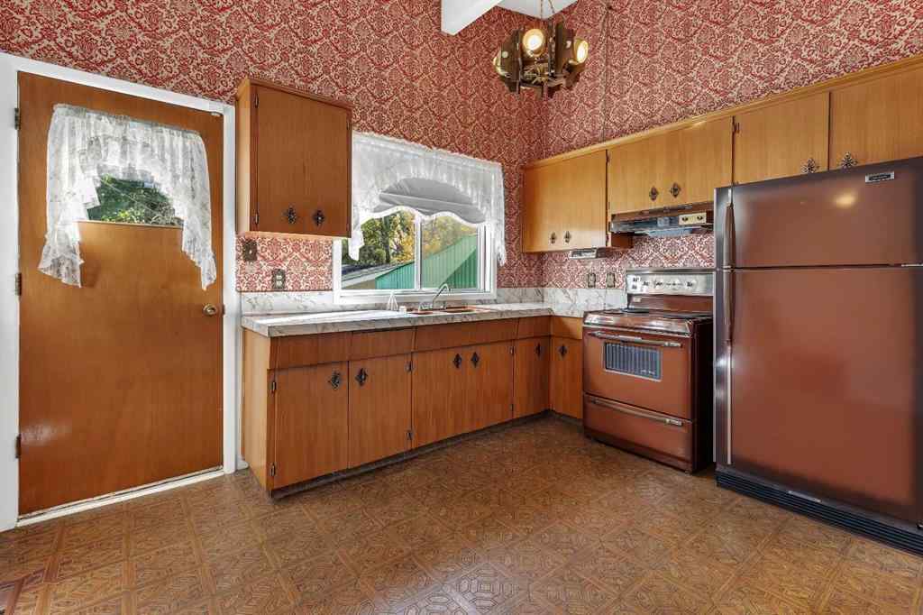 MLS® A2262353 - 3224 Carol Drive NW in Collingwood Calgary, Residential