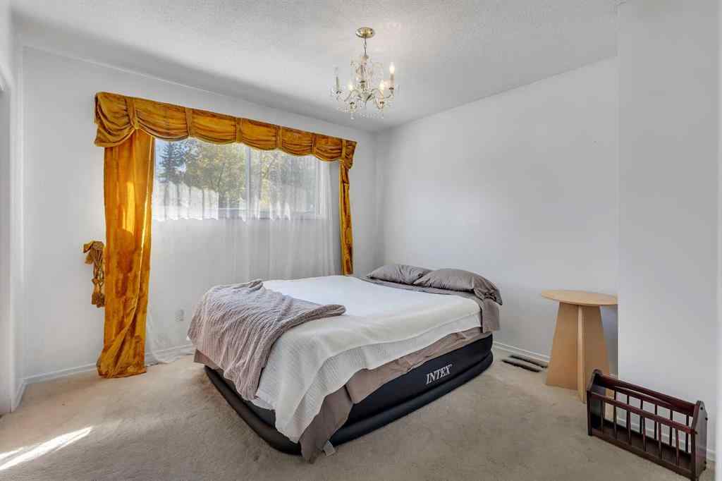 MLS® A2262353 - 3224 Carol Drive NW in Collingwood Calgary, Residential