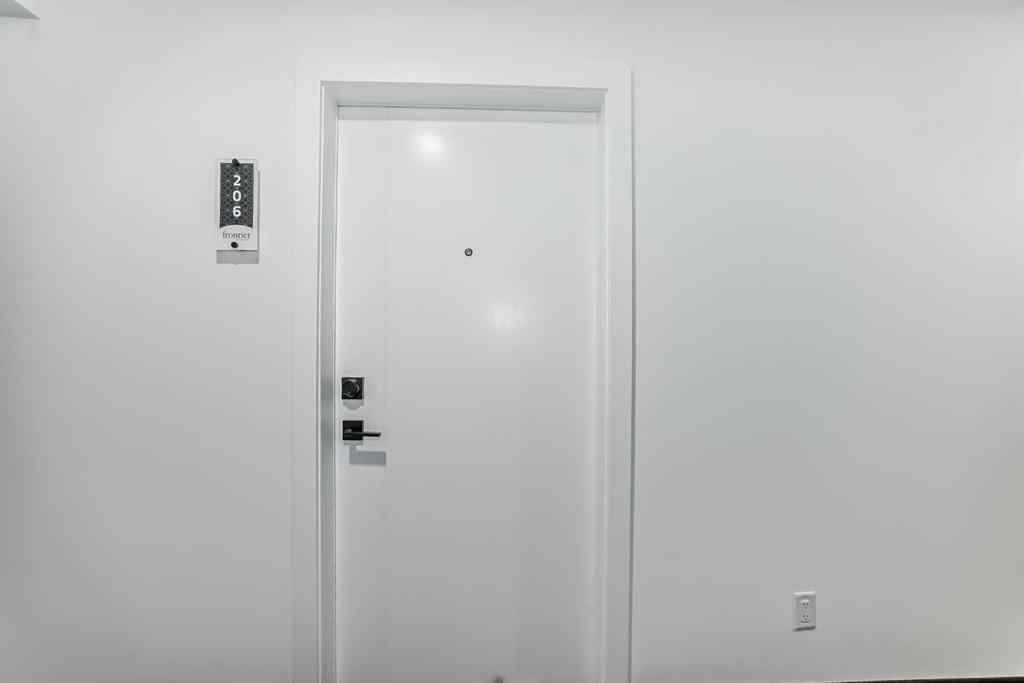 MLS® A2262357 - Unit #206 110 18a street nw   in West Hillhurst Calgary, Residential