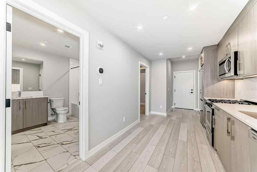 MLS® A2262357 - Unit #206 110 18a street nw   in West Hillhurst Calgary, Residential