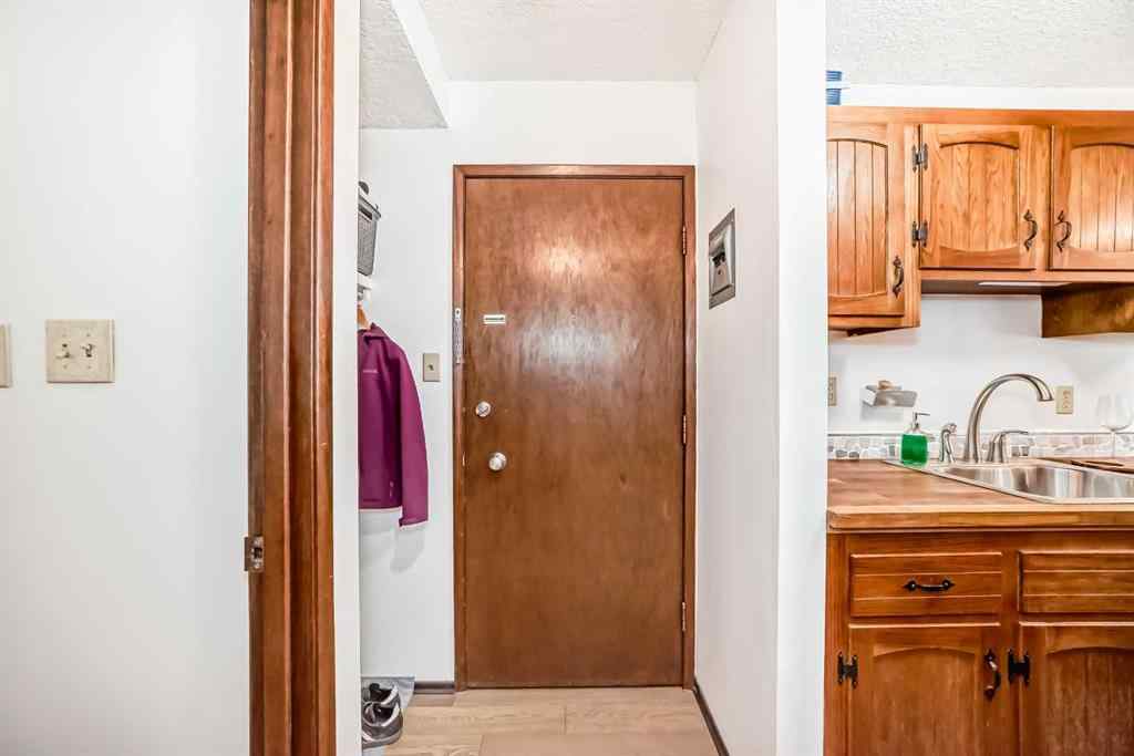 MLS® A2262358 - Unit #305 635 57 Avenue SW in Windsor Park Calgary, Residential