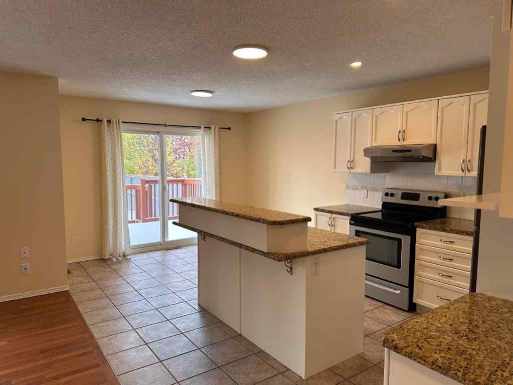 MLS® A2262359 - 513 Citadel Meadow Bay NW in Citadel Calgary, Residential