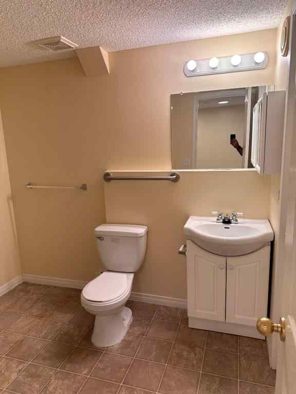 MLS® A2262359 - 513 Citadel Meadow Bay NW in Citadel Calgary, Residential