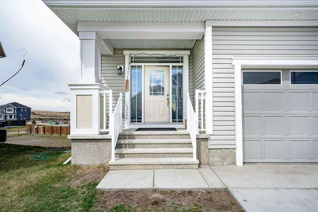 MLS® A2262371 - 717 Windrow Manor SW in South Windsong Airdrie, Residential