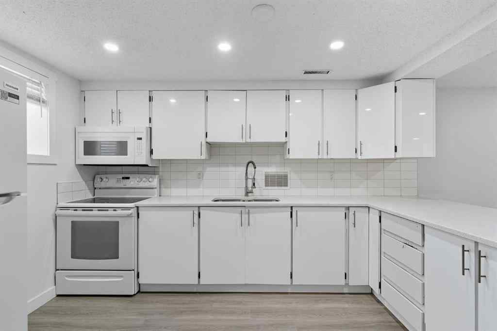 MLS® A2262374 - 2009 Cottonwood Crescent SE in Southview Calgary, Residential