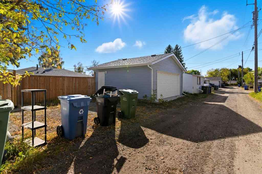 MLS® A2262374 - 2009 Cottonwood Crescent SE in Southview Calgary, Residential