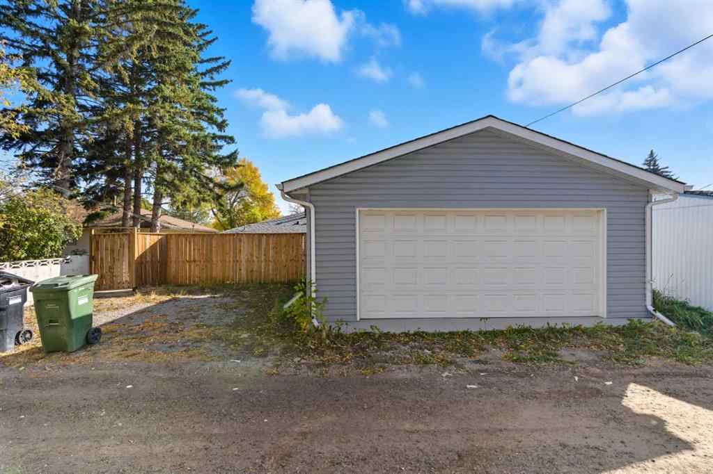 MLS® A2262374 - 2009 Cottonwood Crescent SE in Southview Calgary, Residential