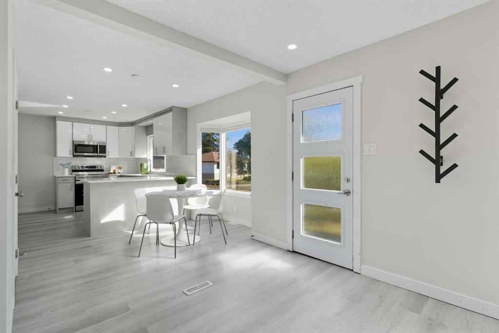 MLS® A2262374 - 2009 Cottonwood Crescent SE in Southview Calgary, Residential