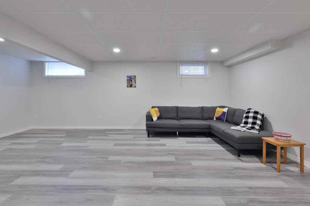 MLS® A2262390 - 6611 33 Avenue  in Century Meadows Camrose, Residential