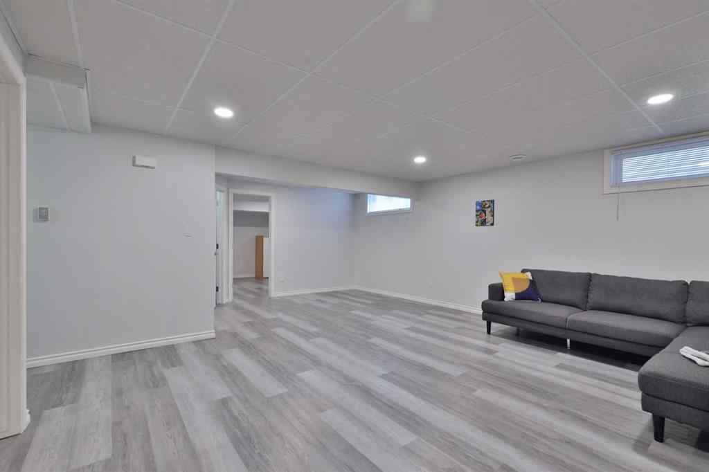 MLS® A2262390 - 6611 33 Avenue  in Century Meadows Camrose, Residential