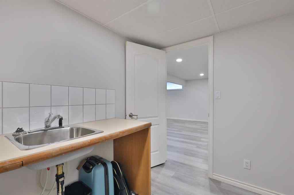 MLS® A2262390 - 6611 33 Avenue  in Century Meadows Camrose, Residential