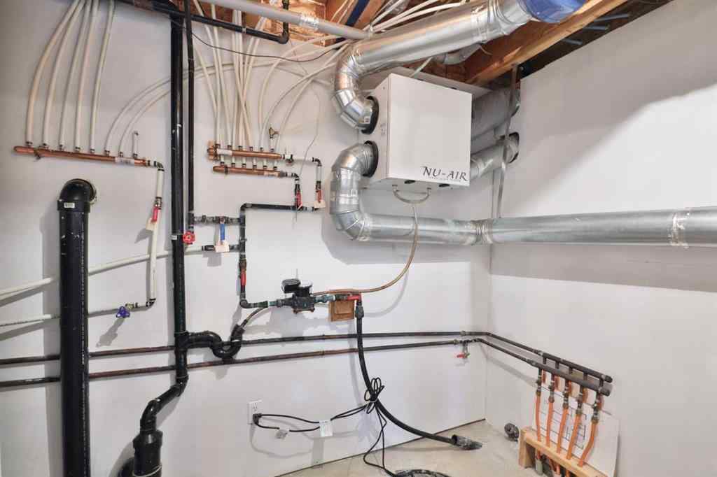 MLS® A2262390 - 6611 33 Avenue  in Century Meadows Camrose, Residential