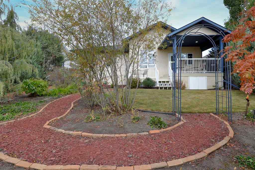 MLS® A2262390 - 6611 33 Avenue  in Century Meadows Camrose, Residential