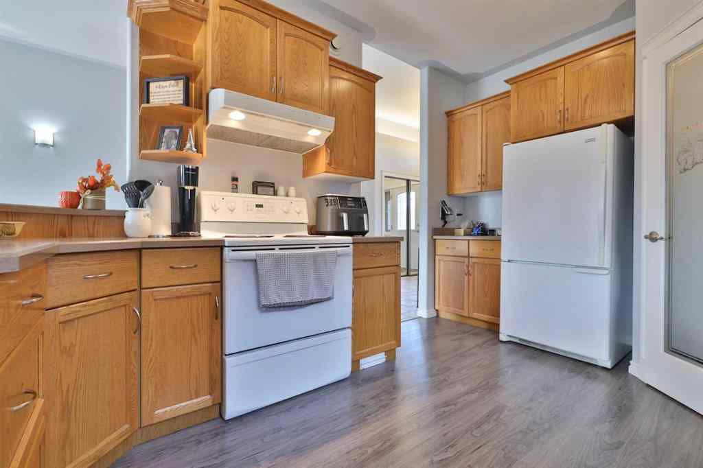 MLS® A2262390 - 6611 33 Avenue  in Century Meadows Camrose, Residential