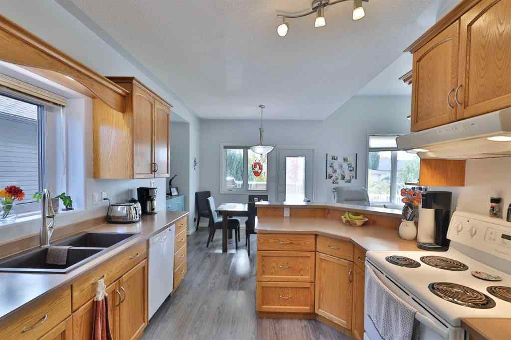 MLS® A2262390 - 6611 33 Avenue  in Century Meadows Camrose, Residential