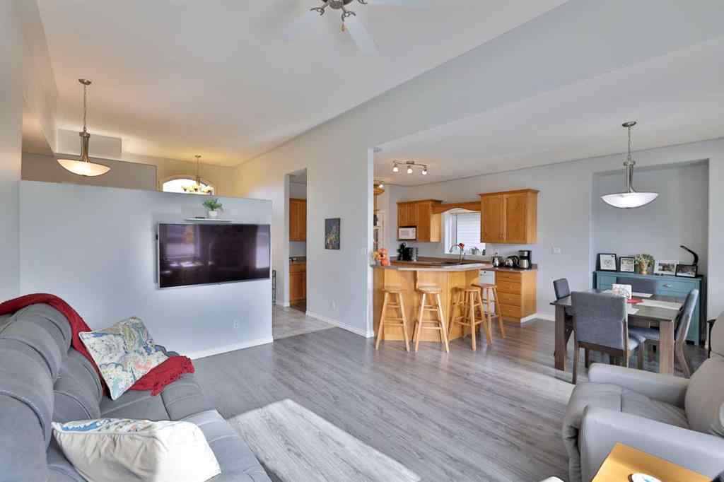 MLS® A2262390 - 6611 33 Avenue  in Century Meadows Camrose, Residential