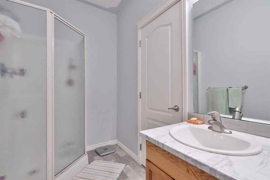 MLS® A2262390 - 6611 33 Avenue  in Century Meadows Camrose, Residential