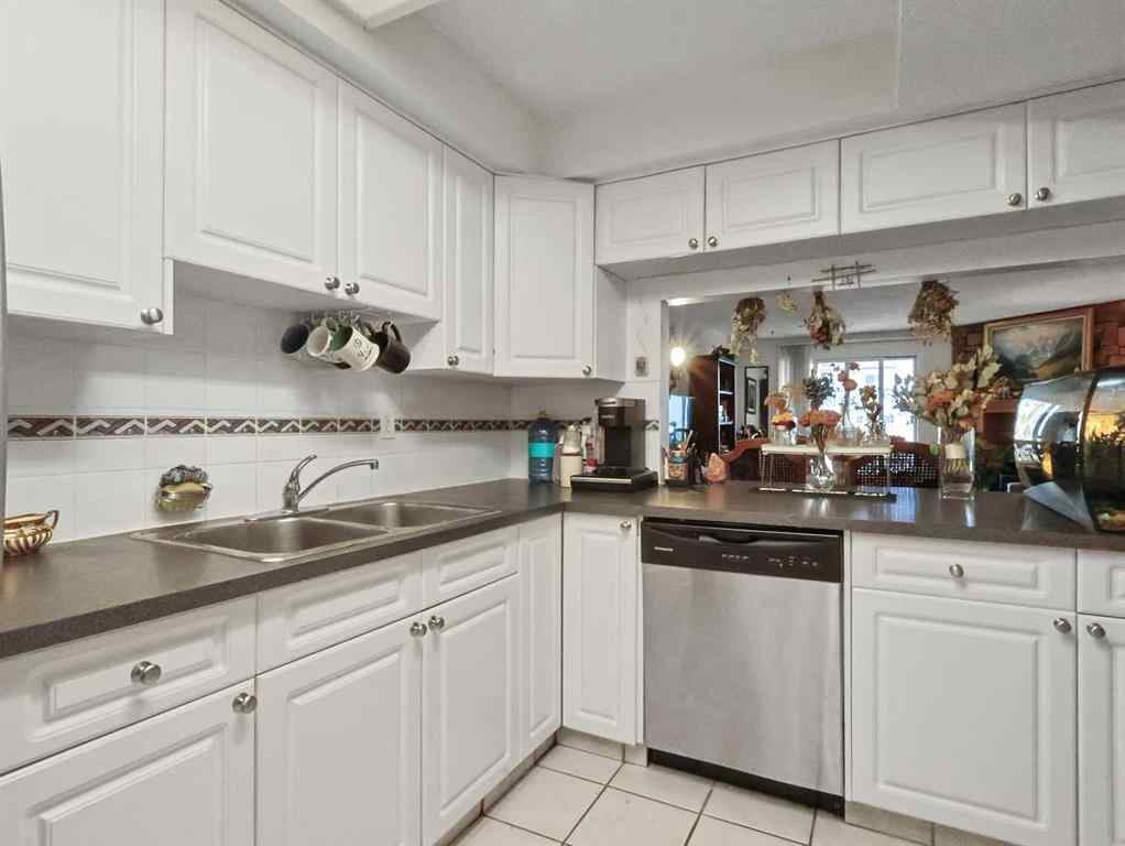 MLS® A2262397 - Unit #205 1625 14 Avenue SW in Sunalta Calgary, Residential