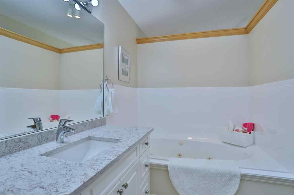 MLS® A2262404 - 185 Hamptons Square NW in Hamptons Calgary, Residential