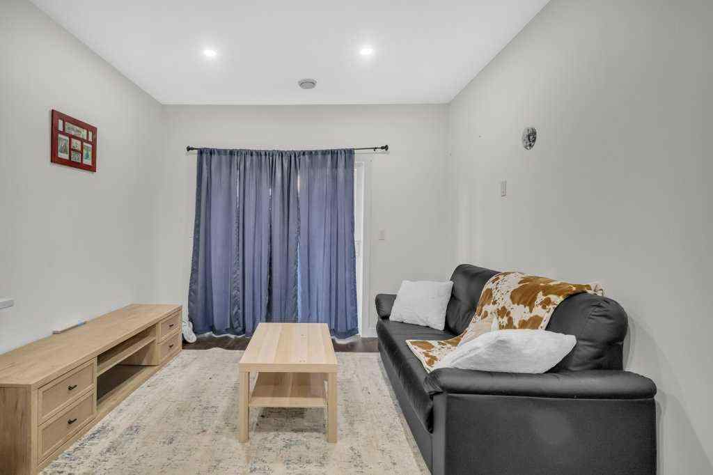 MLS® A2262410 - 749 Windrow Manor SW in Southwinds Airdrie, Residential