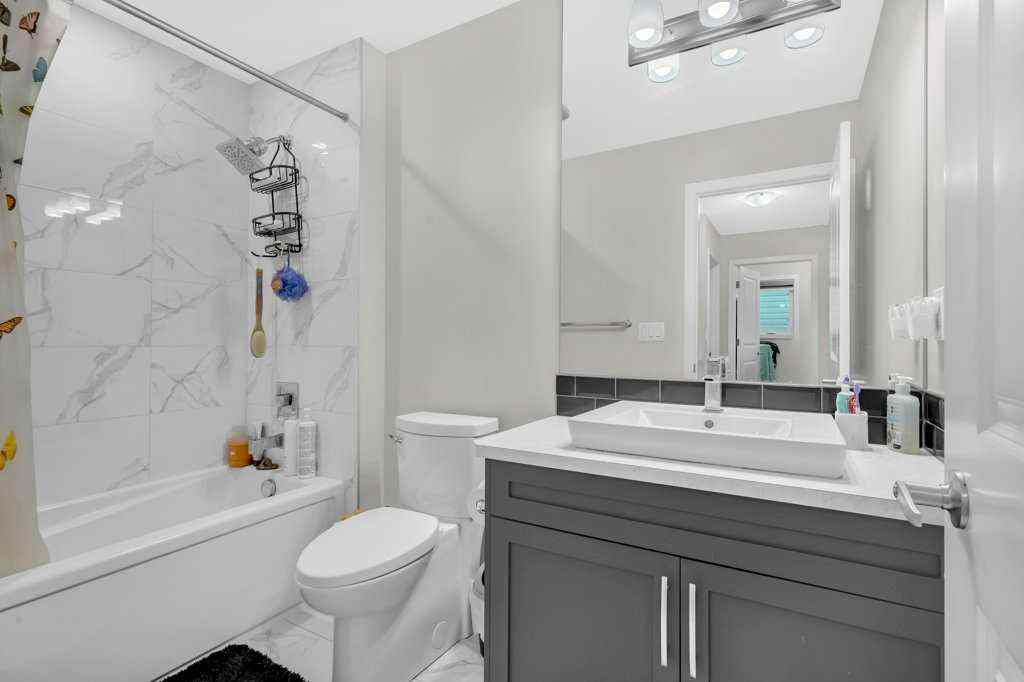 MLS® A2262410 - 749 Windrow Manor SW in Southwinds Airdrie, Residential