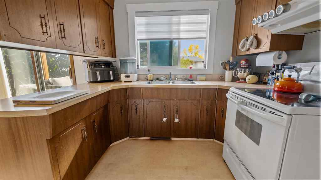 MLS® A2262430 - 6107 36 Avenue  in Grandview Camrose, Residential