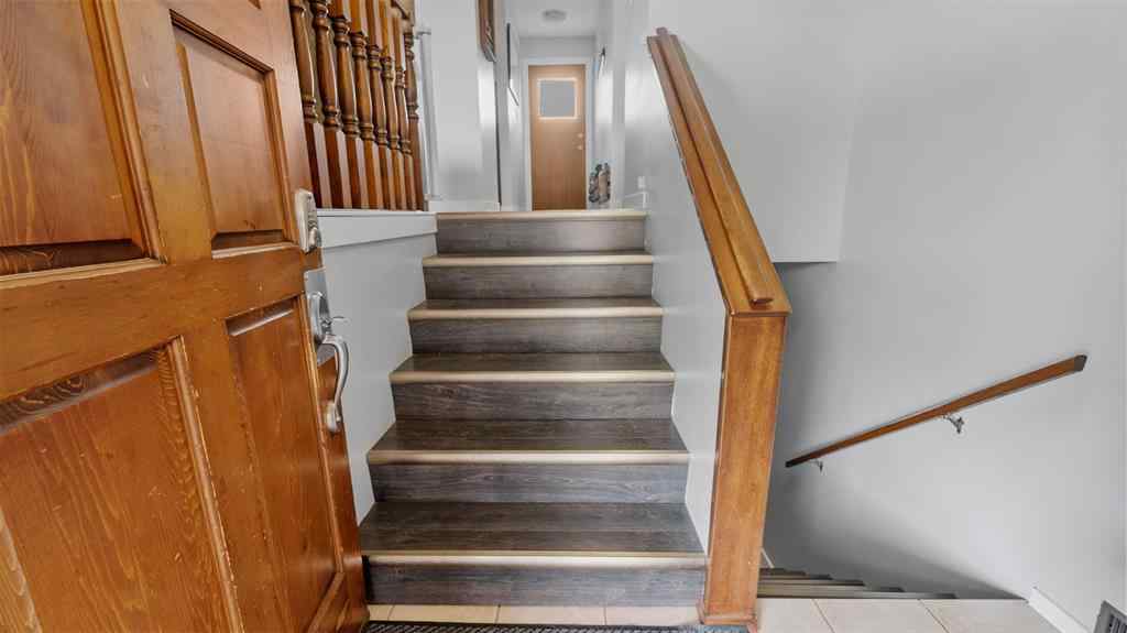 MLS® A2262430 - 6107 36 Avenue  in Grandview Camrose, Residential