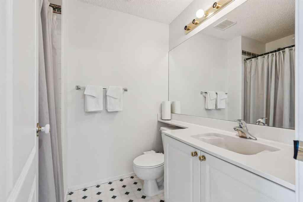 MLS® A2262435 - 132 San Diego Green NE in Monterey Park Calgary, Residential