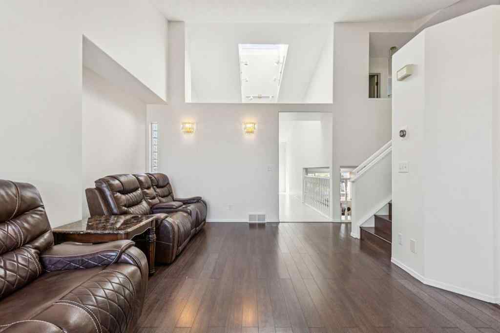 MLS® A2262435 - 132 San Diego Green NE in Monterey Park Calgary, Residential