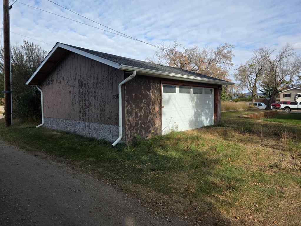 MLS® A2262440 - 5033 48 Street  in Sedgewick Sedgewick, Residential