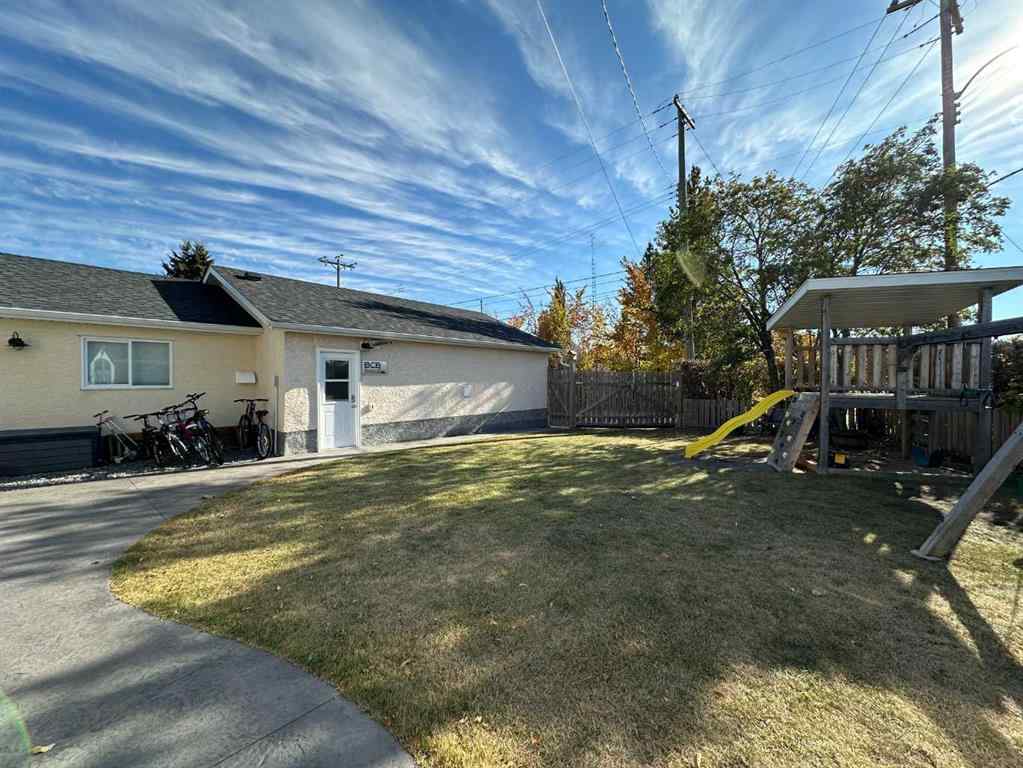 MLS® A2262450 - 5213 49 Avenue  in Central Ponoka Ponoka, Residential