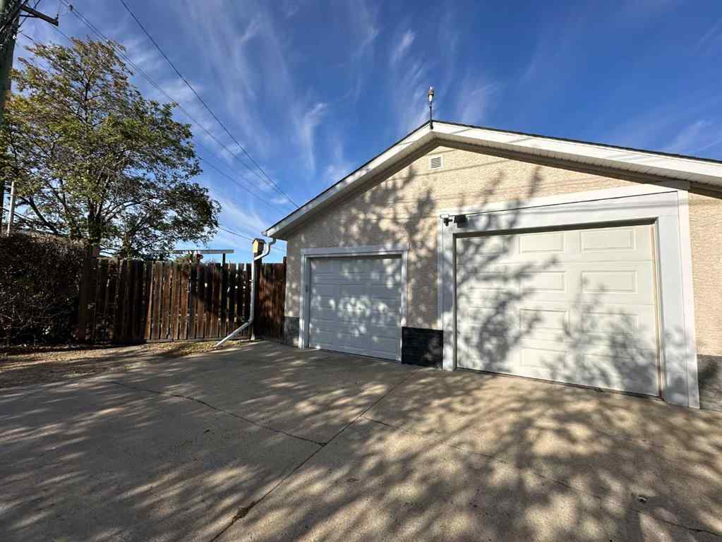 MLS® A2262450 - 5213 49 Avenue  in Central Ponoka Ponoka, Residential