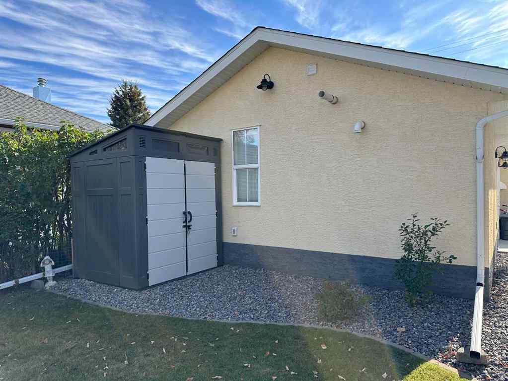 MLS® A2262450 - 5213 49 Avenue  in Central Ponoka Ponoka, Residential