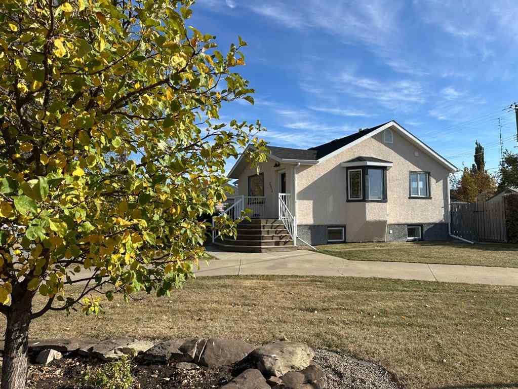 MLS® A2262450 - 5213 49 Avenue  in Central Ponoka Ponoka, Residential
