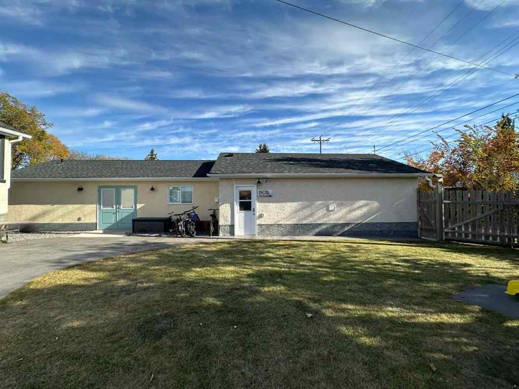 MLS® A2262450 - 5213 49 Avenue  in Central Ponoka Ponoka, Residential